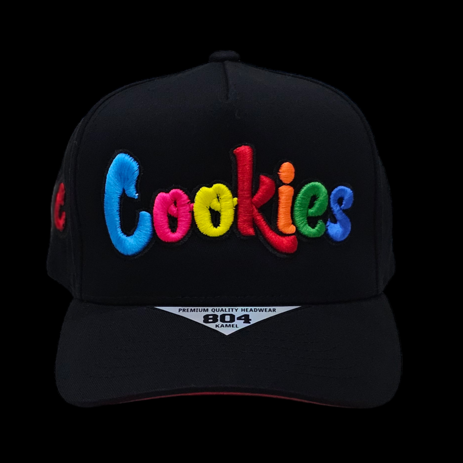 GORRA LOGO COOKIES MULTICOLOR, VISERA ROJA